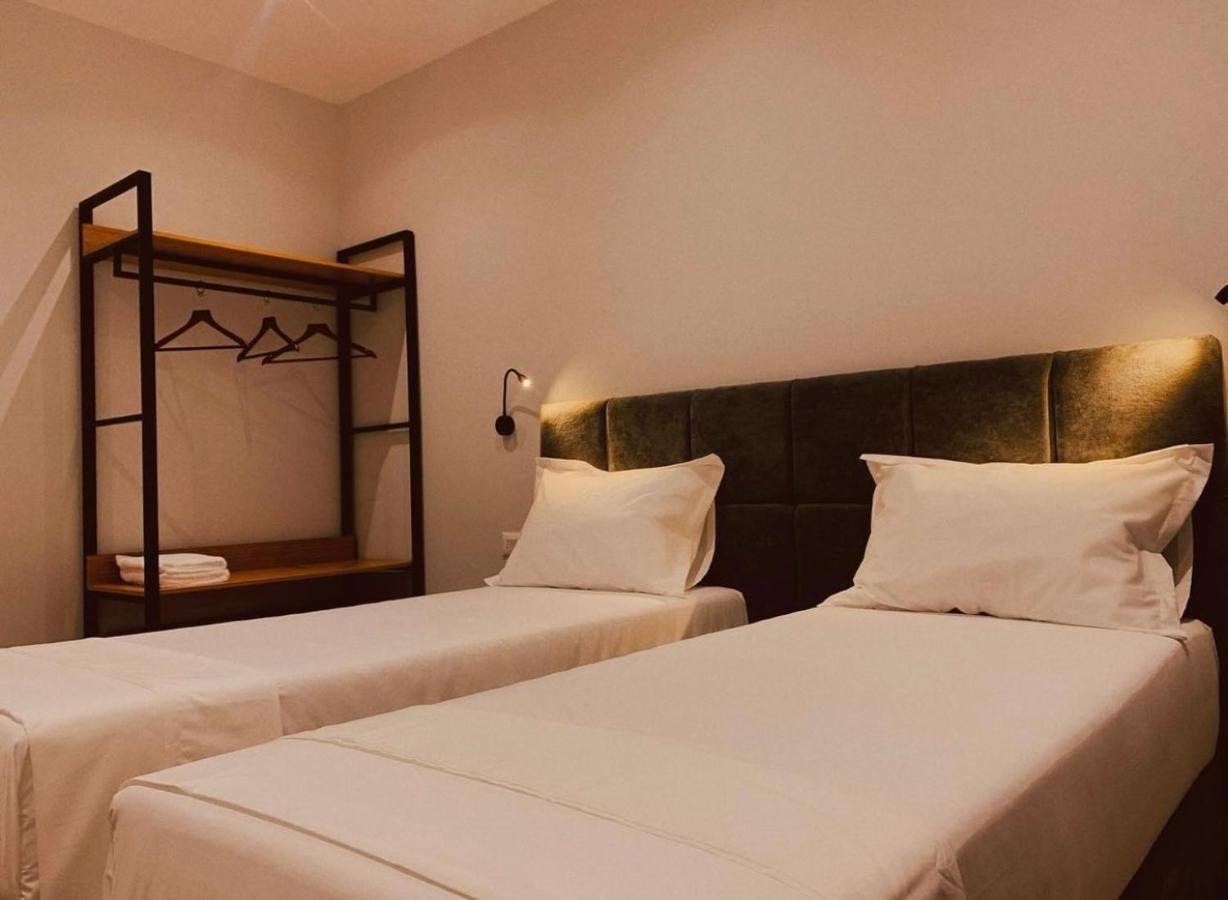 Merly Hotel Përmet Екстериор снимка