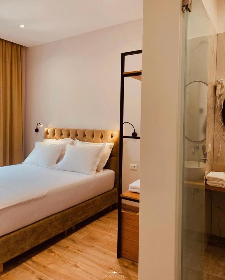 Merly Hotel Përmet Екстериор снимка