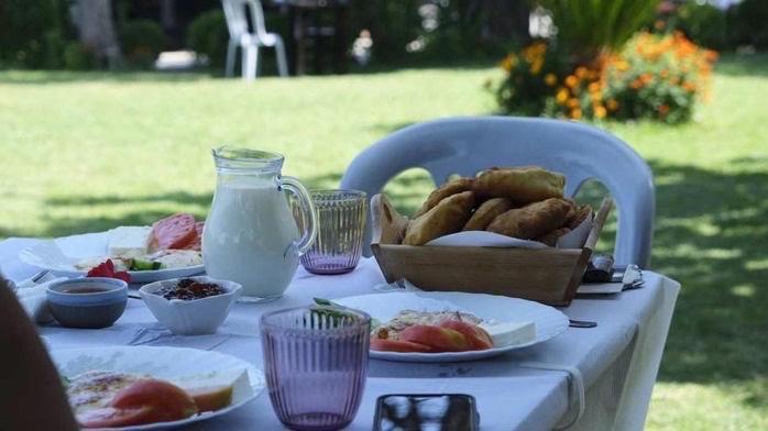 Merly Hotel Përmet Екстериор снимка