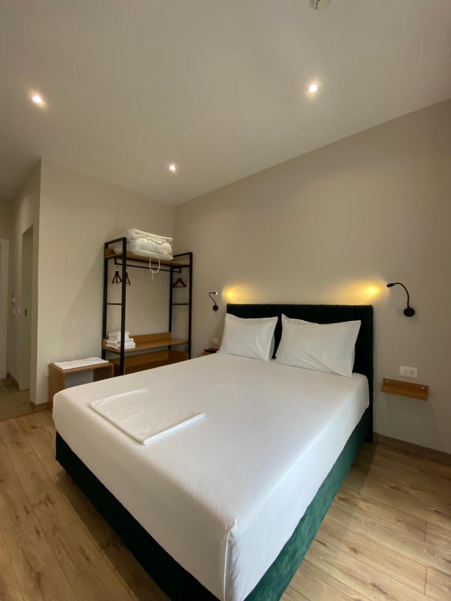 Merly Hotel Përmet Екстериор снимка